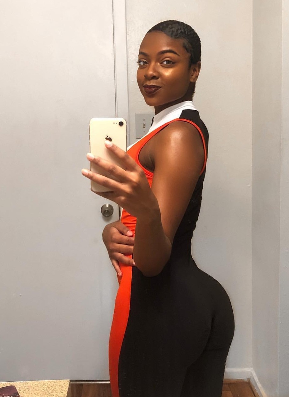 kingjazziedad:  DeliciouslySexy. Curvy. DarkSkinnedBeauty. Ms Enly10me ❤️❤️❤️