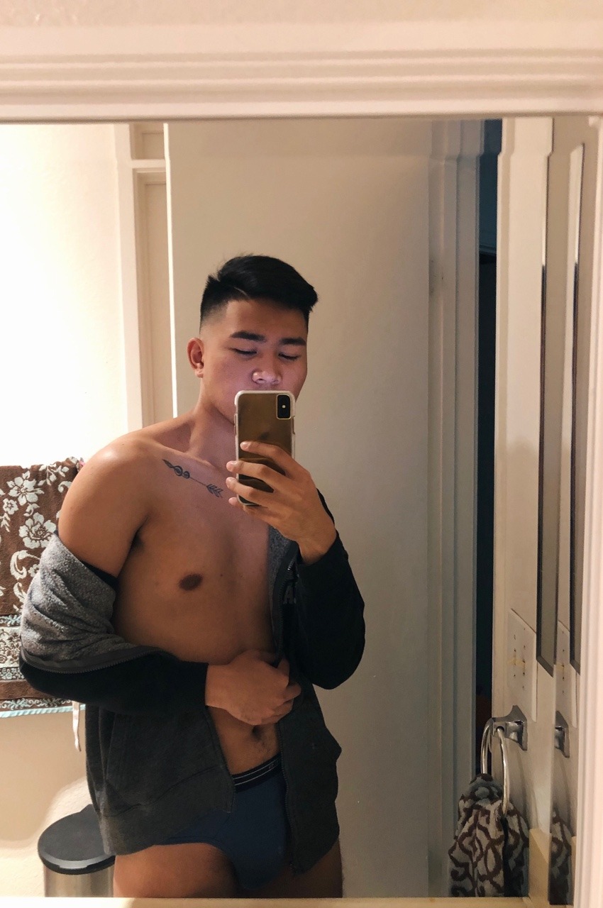 ratedrforrusty:   Benefits of you having me as a boyfriend: If you sleep with me, you wake up to this 😉💕 