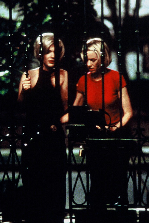 celluloid-magic-deactivated2016:Laura Harring and Naomi Watts in Mulholland Drive (2001)