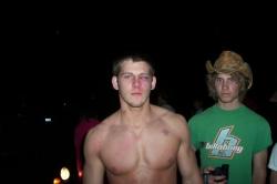 Fuckyeahhugepenis:  Arcticboxing:  Redneck After The Fight   Still Looks Hot And