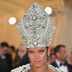coutureicons:met gala x headpieces
