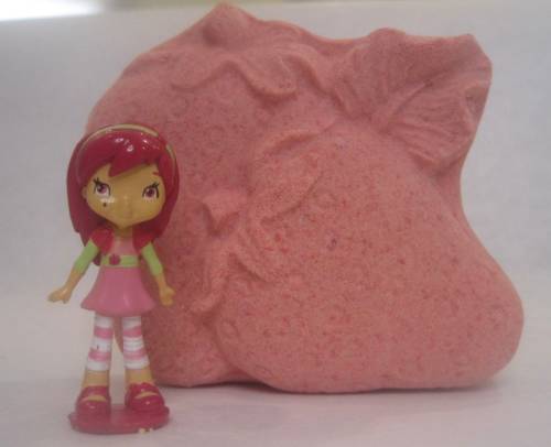 vhsshopping:Strawberry Shortcake (Strawberry Shortcake) packageSoap [$4.00] | Candle [$11.19+] | Bat