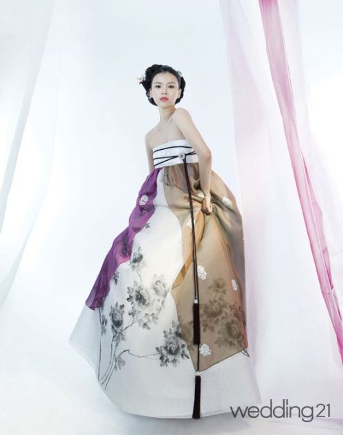 Modern hanbok, Korea2. Designed by Lee Young Hee8 Designed by Lee Hye Soon9. Tchai Kim 2016 collecti