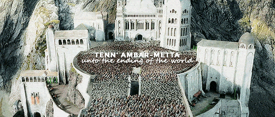 peregrintook:Then Aragorn took the crown and held it up and said:‘Et Eärello Endorenna utúlien. Sino