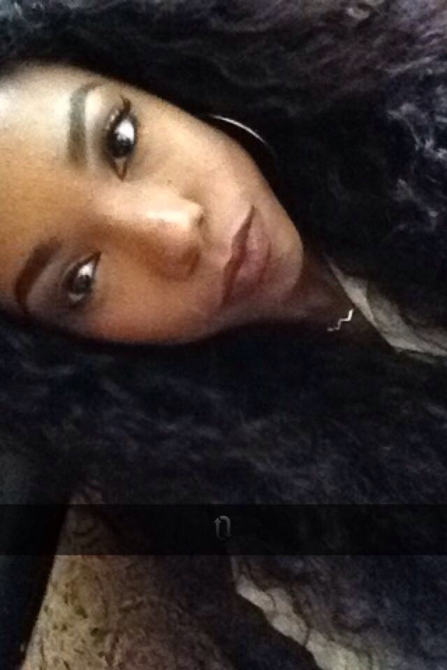 lovelessbeautyy:  BlackOut SnapChat 💫