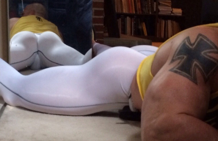 24cobra:  muscle1976:Glutes  Tight end