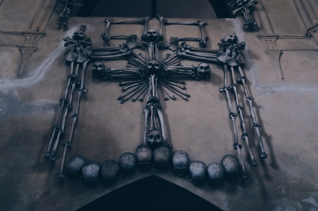 nikki-abbate:  The Sedlec Ossuary.
