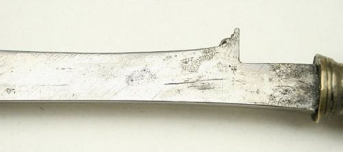 art-of-swords:Sumatran SwordDated: early 19th centuryMeasurements: 76.8 cm overall length in sc