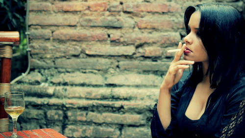 exhibitionistatheart:  Smoking doesn’t make you look sexy. It makes you look smelly. ❤️