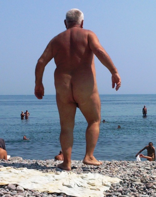 silverbadbear:Gorgeous grandpa