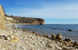 theshyxibitionista:  After lunch and two mango margaritas, @rkcustom1 and I decide to take a beach hike.  He disappeared briefly with the good Nikon camera to be all artistic and stuff, so I decided to play with the cell phone camera. 😊 Why not share