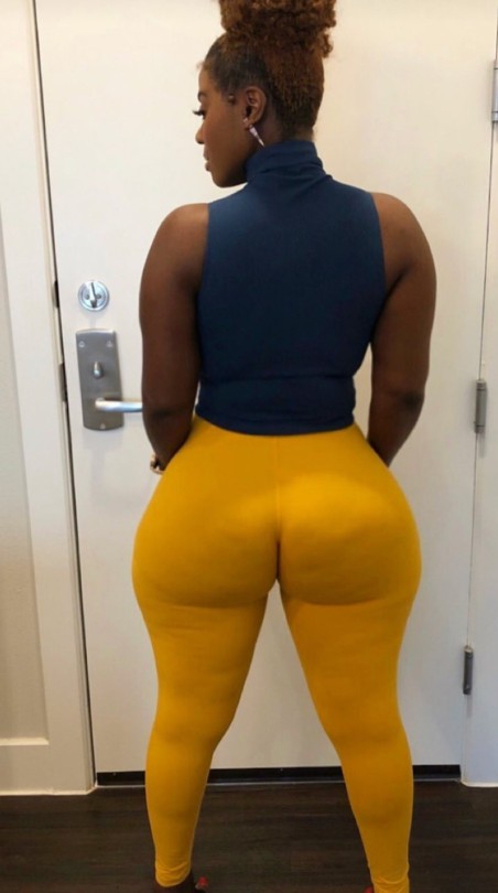 9andmore4you:  kingjazziedad:  DeliciouslySexy. CurvyLicious. BootiDelicious Mami. Ms BeckyStallion 💙❤️💜  Yes