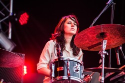 feelingalrightinthesummer: Stella Mozgawa @ Primavera sound