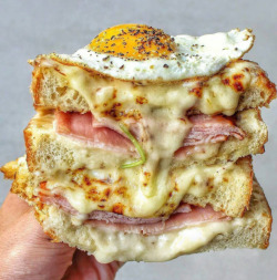 yummyfoooooood:  Croque Monsieur with Egg