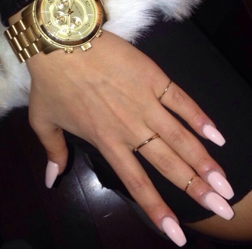 br0nzed-beauty: missglamourpusss: girly-things-by-zoe: chanel-and-louboutins:  ★  girly-thing