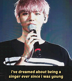 ethereal-baek:  baekhyun’s video message to his parents (feat. chanyeol’s DIY tissue confetti) 