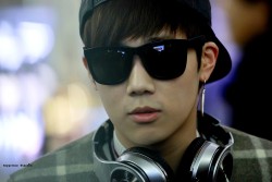 ifntfashion:  SUNGGYU ☆ ADSR atkins matte sunglasses - 趶 Image Credit: myprince starnim