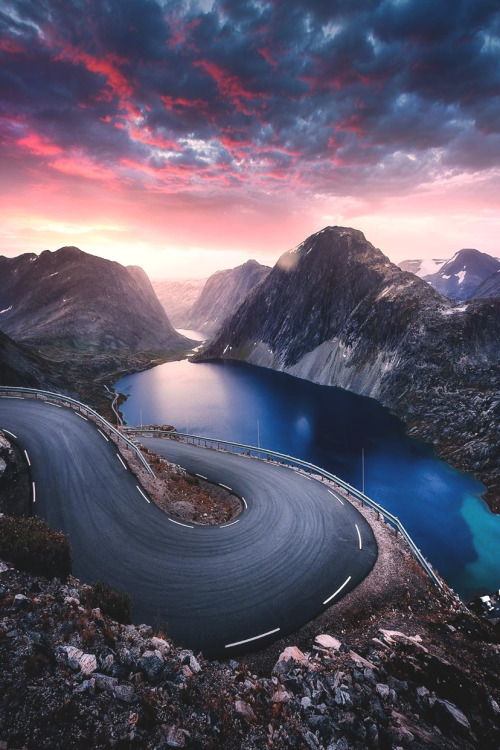 lsleofskye:  Norway, the land of millions miracles | laurilohi Location: Dalsnibba, Geiranger, Norway 