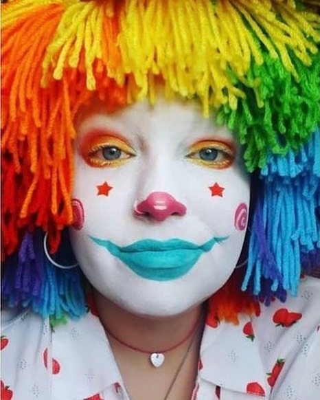 This #clownbeauty is @sideshowshenanigans ! #clown #clowngirl #clownlove #coulrophilia #prettyclown 