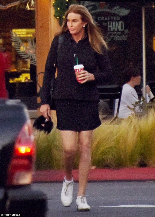 ‪12/30/16- Caitlyn cut a glamorous figure as she headed to Starbucks on Tuesday.‬