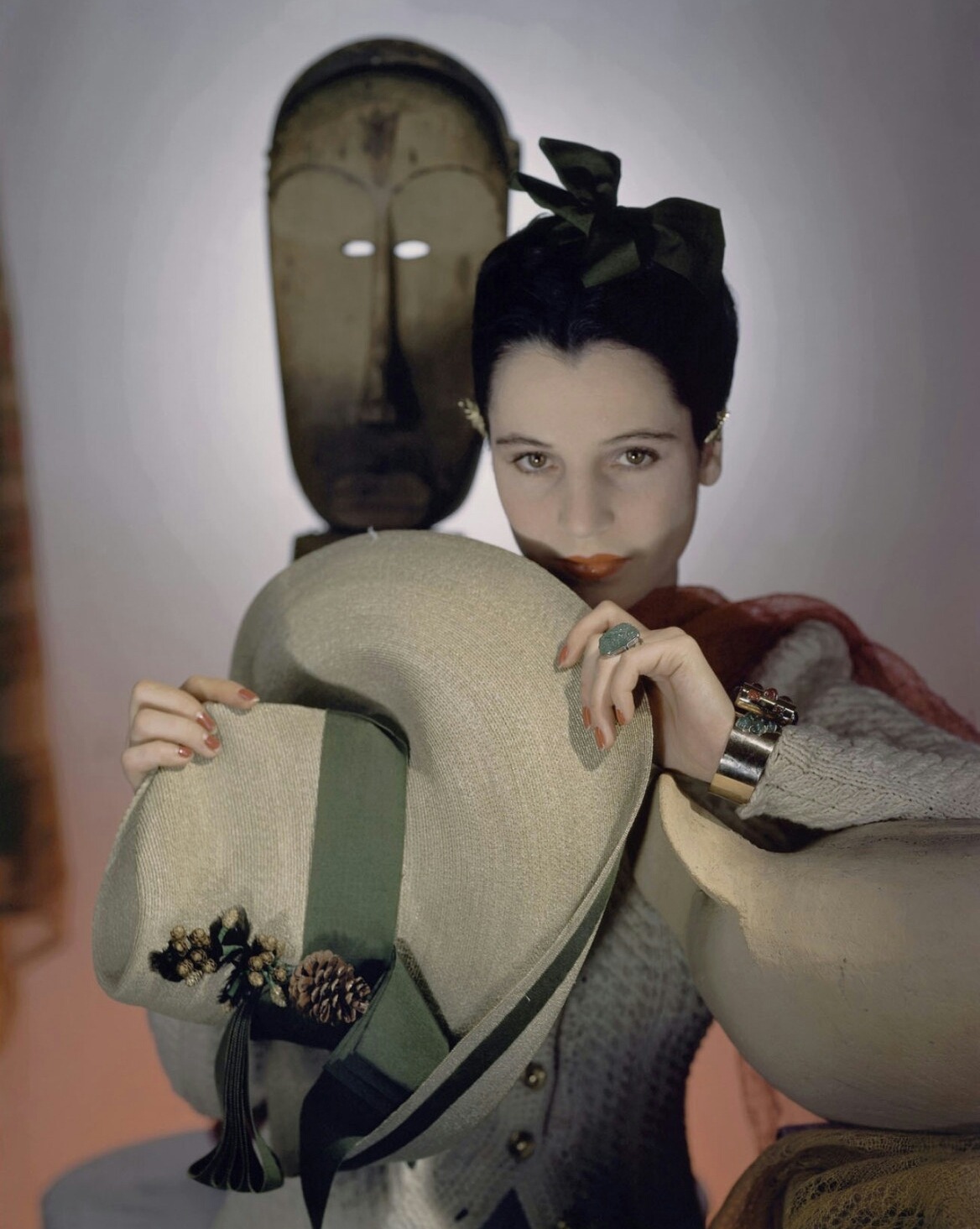 lisa401971:  VOGUE - FEBRUARY 1940  by Horst P. Horst