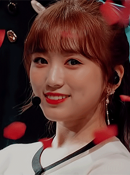 dahyun:181101 iz*one - o my! + la vie en rose @ m countdown // nako