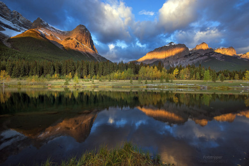 expressions-of-nature:Canmore, Alberta by Gavin Hardcastle (www.fototripper.com)