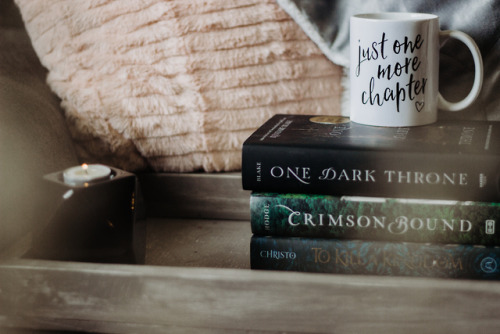 wildhoneyandbooks: instagram | twitter | goodreads | pinterest