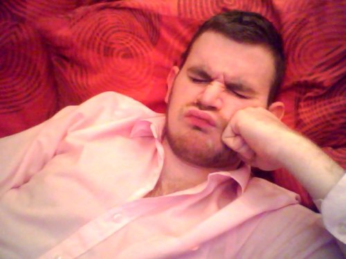 yourgrandad:My wifi is so poopy in my room :(