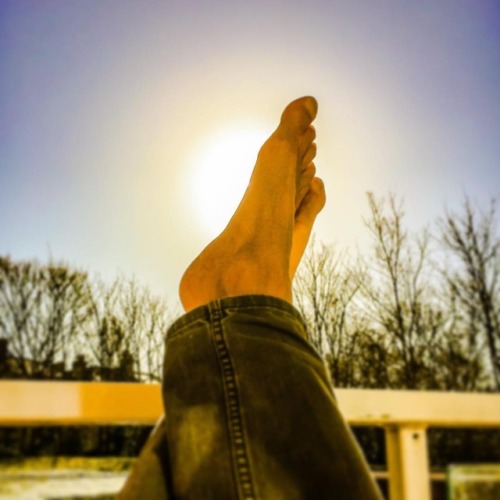 Soles to The Sun #ukfootlad #malefeet #manfeet #malefeetfetish #malefootfetish #feet #toes #footfeti