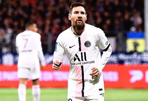 LIONEL MESSI↳ Clermont Foot v Paris Saint-Germain.