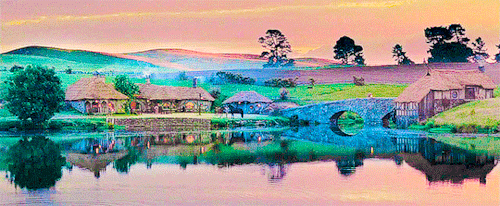 torhin:  tolkien gif battle → 02. scenery porn (vs dungeonsdeepcavernsold)
