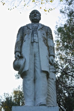 gardensofstone:Greenwood CemeteryWaco, TexasOctober 2017