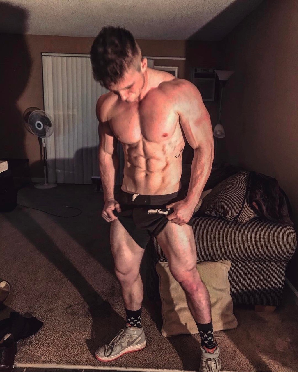 conswolcious: https://www.instagram.com/tristan_leonetti
