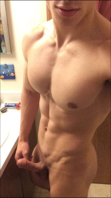 cuthighandtightgrower:  CUTHIGHANDTIGHTGROWER-FOLLOW FOR OVER 300000 POSTS OF–CUT DICKS-GOOD LOOKS-MUSCLES