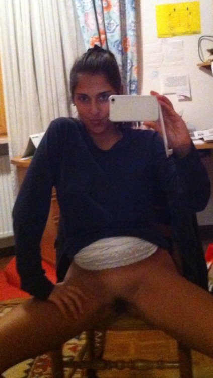 song41: yess baby, expose yourself little bitch…..perfect
