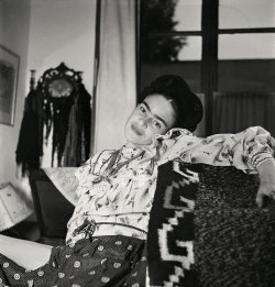 tru:    Frida Kahlo: The Gisèle Freund Photographs