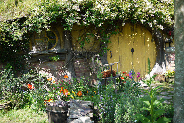 hobbithouses:  Hobbit Hole, Yellow Door by Yortw on Flickr.