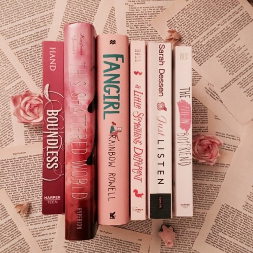 stardust-and-books:Think pink  BEAUTY