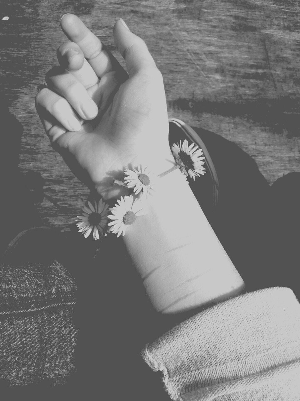 keinheldfuerniemanden-x:  xlonelyworldx:  &ldquo;Who will love you? Who will