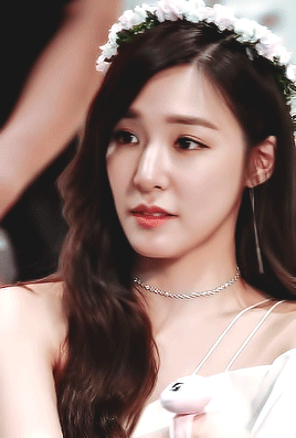 jaendeukie: (3/??)  ↳ Tiffany at Lotte World Mall Fansign (by M2G)