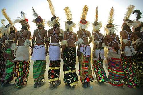 queenofdorite:  thedevelopingservant:  queensoucouyant:  awkwardsituationist:  the wodaabe are a nomadic people populating the sahel desert of west africa. once a year in a few select locations (here in niger), their tribe will gather to celebrate the