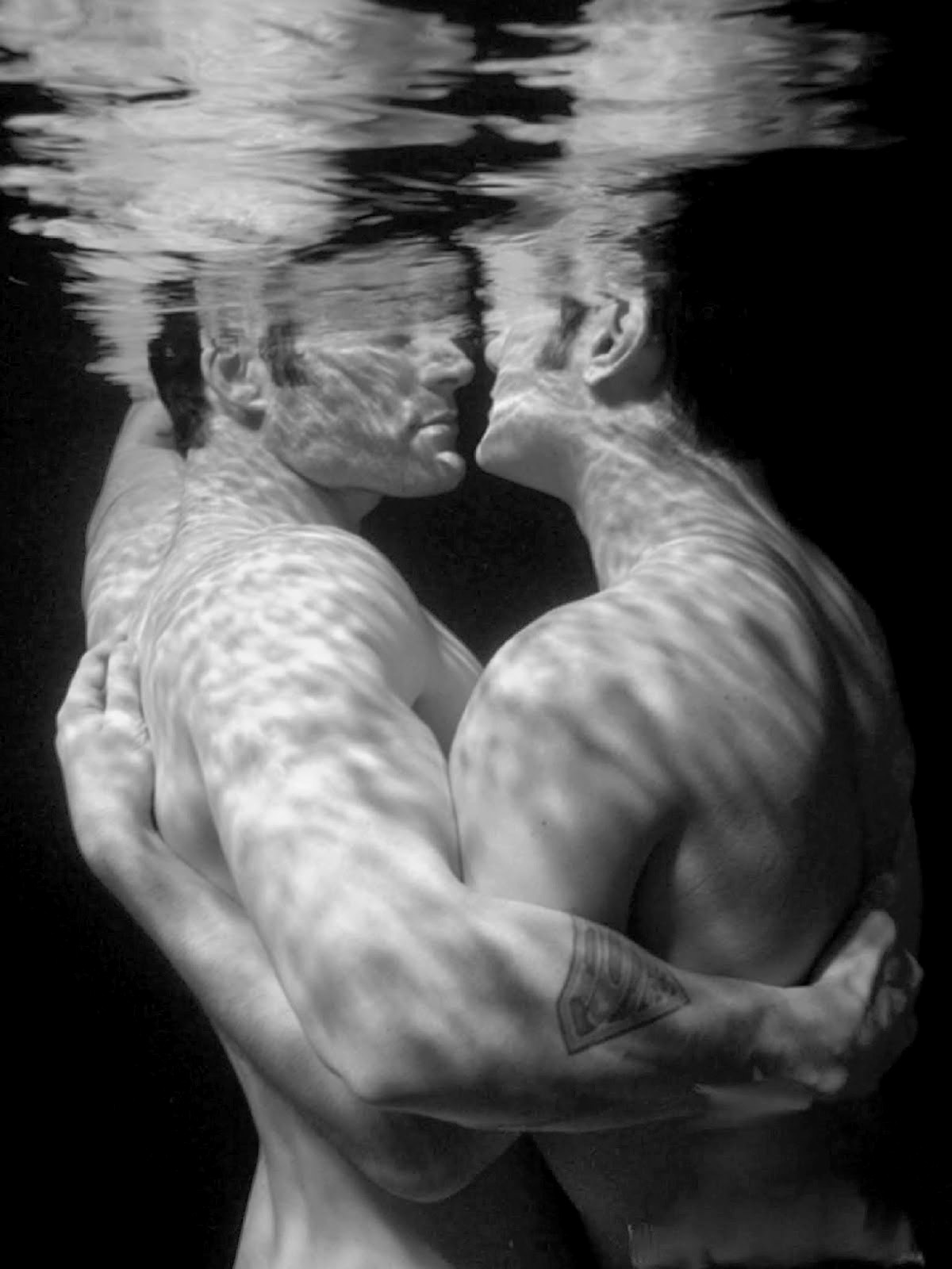 manmeatlover:  mokumdude:  various couple  Hot and extremely erotic. Love the underwater