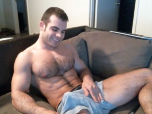 doyoulovemymen:  Am I interrupting something ? 