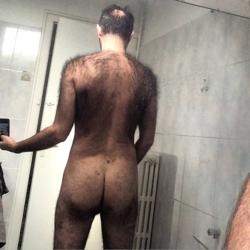 extremehairymen:Did I say I love hairy backs !!