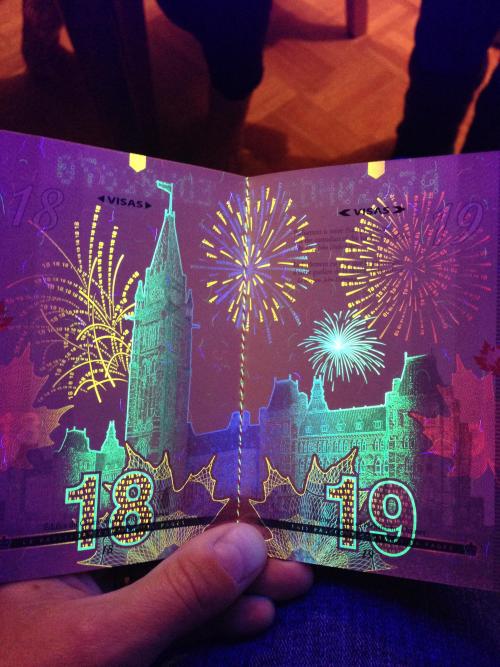 theinturnetexplorer:Canadian Passport Design is on point.
