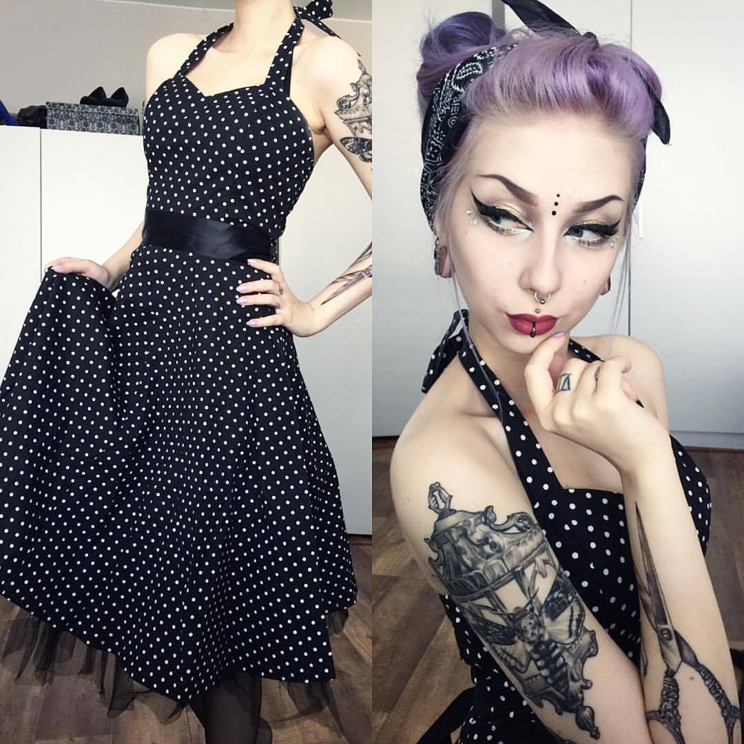 ladycube:  50’s themed birthday parties and I apparently went for a housewife look