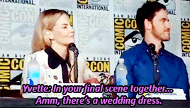 tough-lass:Jen and Colin on the wedding dress we all have noticed but them…(x)I’m not 100% sure abou