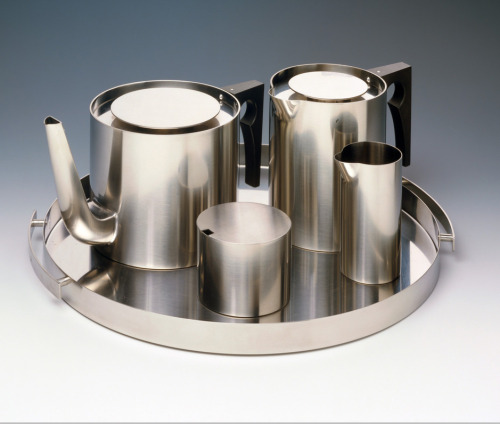 Arne Jacobsen, Tea set Cylinda Line, 1964/67. For A/S Shelton, Kopenhagen. Museum of Applied Arts Co