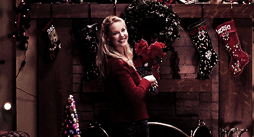 prettygreyscaps:Looks like Santa threw up in here.